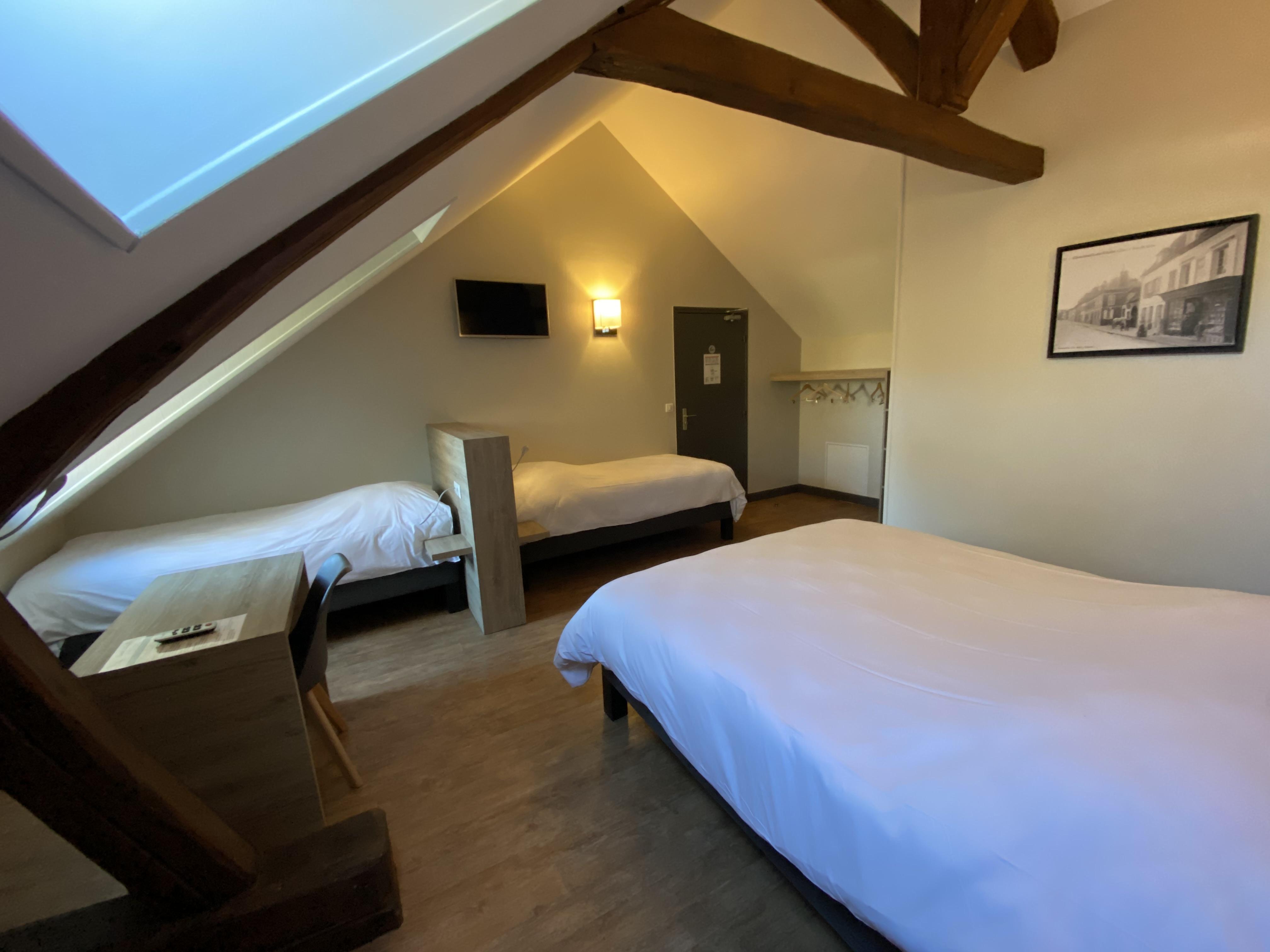 Logis - Hotel & Restaurant Saint Nicolas Chaumont-en-Vexin Exterior foto