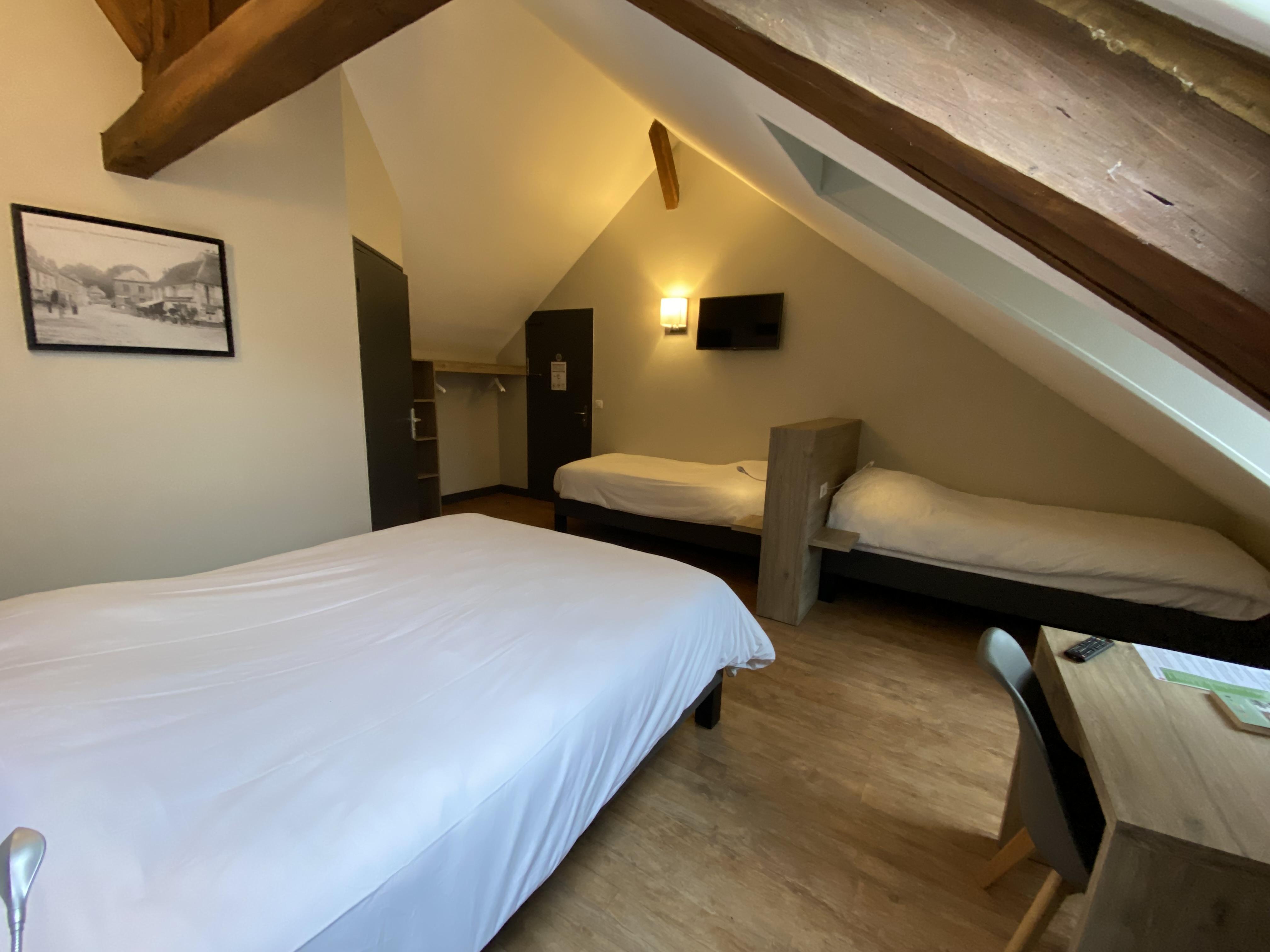 Logis - Hotel & Restaurant Saint Nicolas Chaumont-en-Vexin Exterior foto