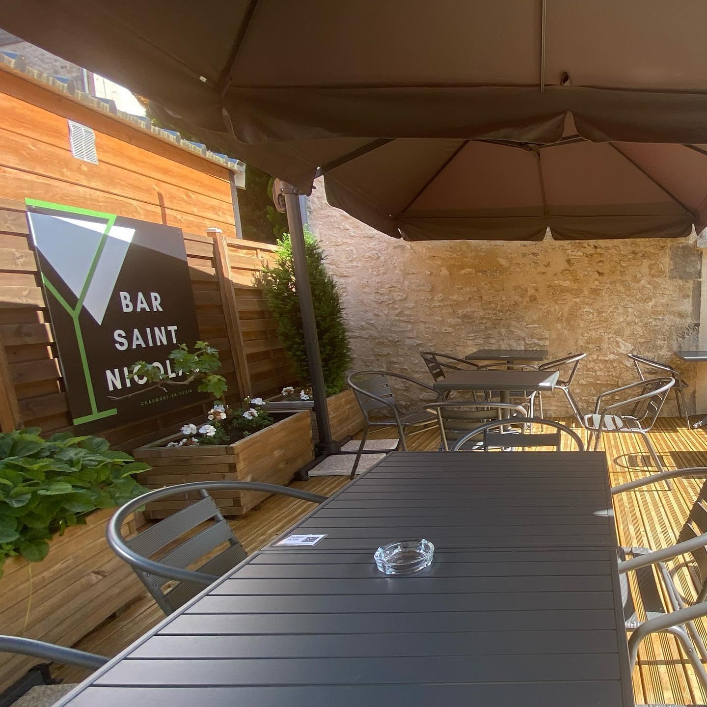 Logis - Hotel & Restaurant Saint Nicolas Chaumont-en-Vexin Exterior foto