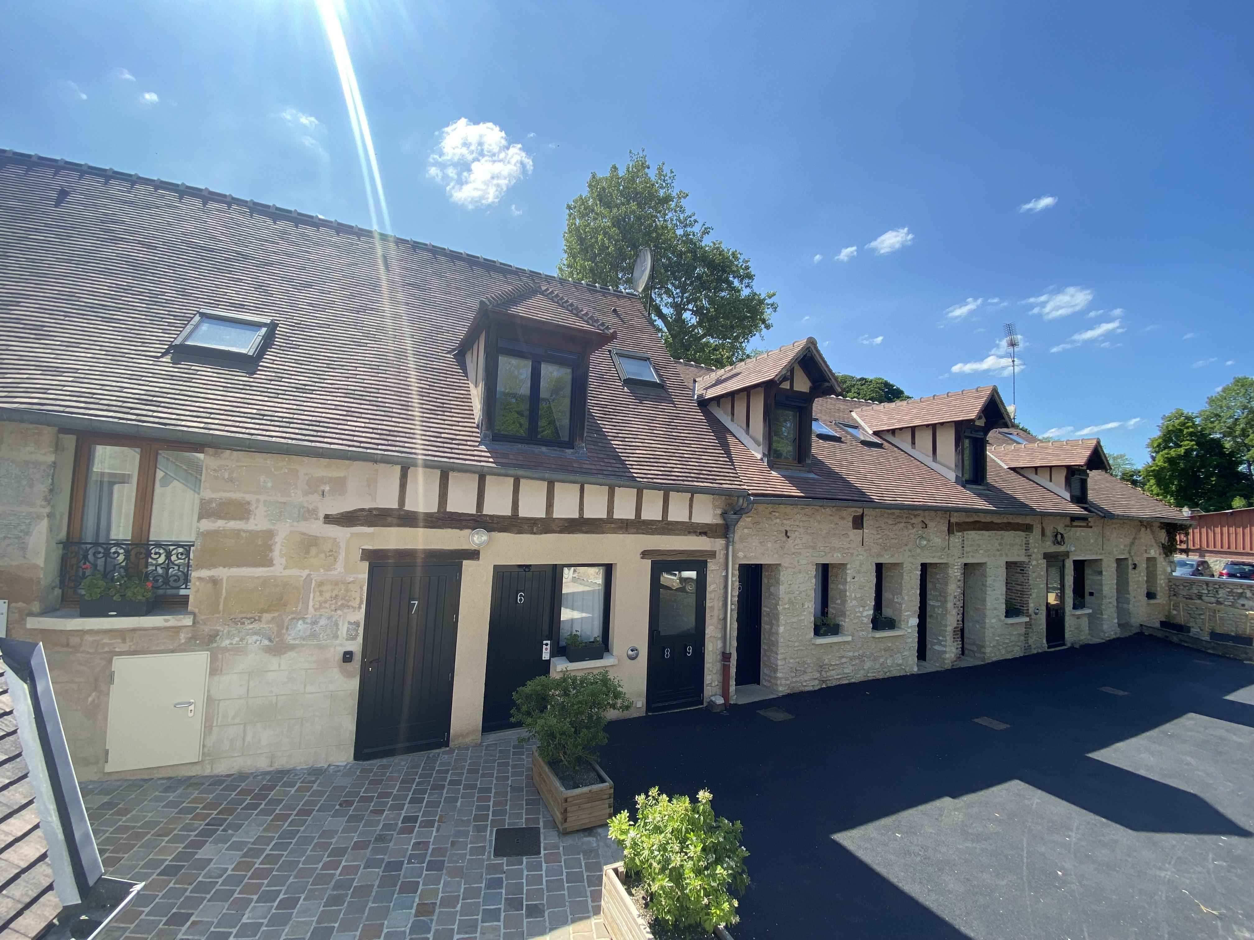 Logis - Hotel & Restaurant Saint Nicolas Chaumont-en-Vexin Exterior foto